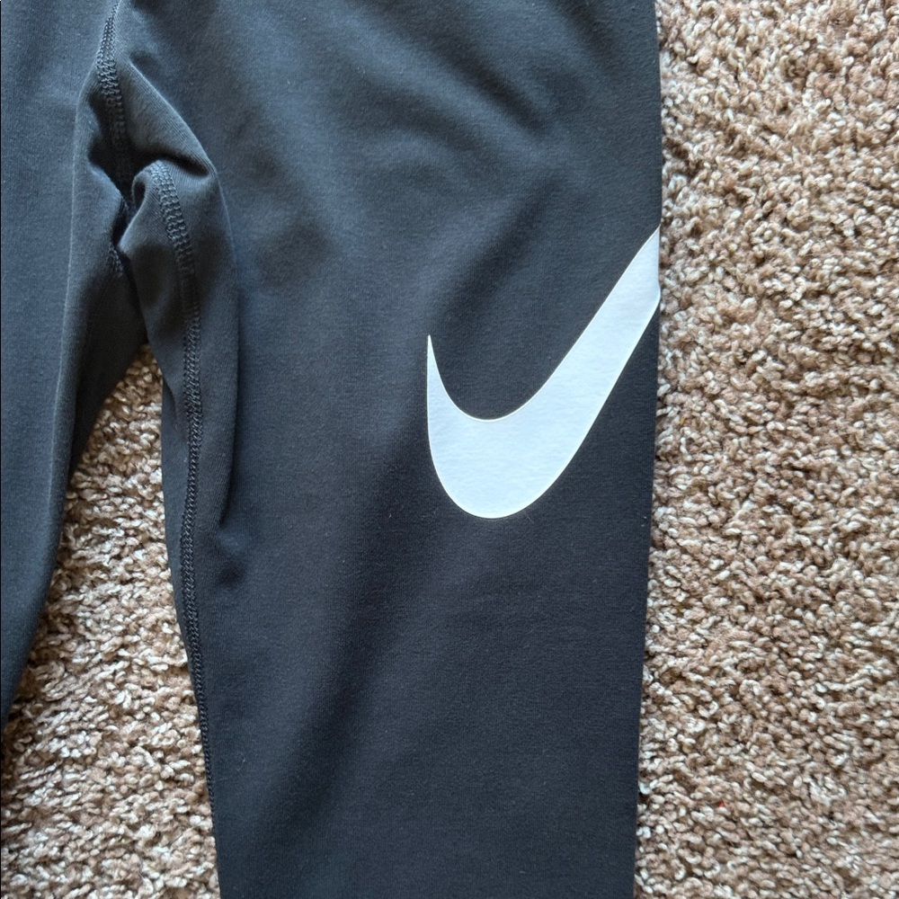 Nike Logo Slim Fit Mid-Rise Leggings - Picture 4 of 8
